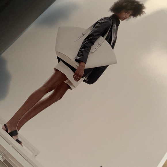 2 Brunello Cucinelli 2019 and 2021 Catalog - Picture 7 of 17